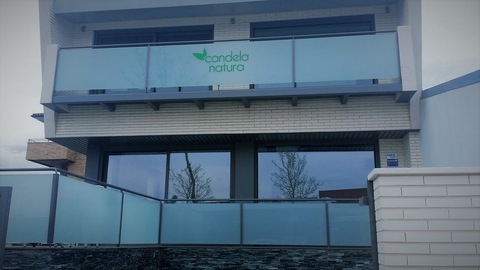 www.waluxaluminium.es - Cerramiento Candela